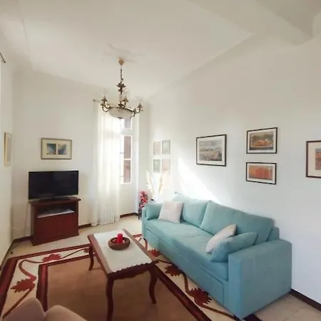 Calliope's Neoclassical In The Heart Of Plaka Atene